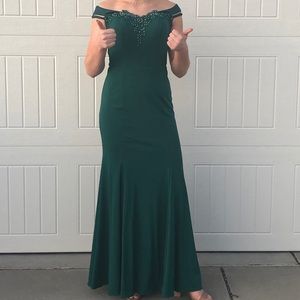 Long off the shoulder formal dress small